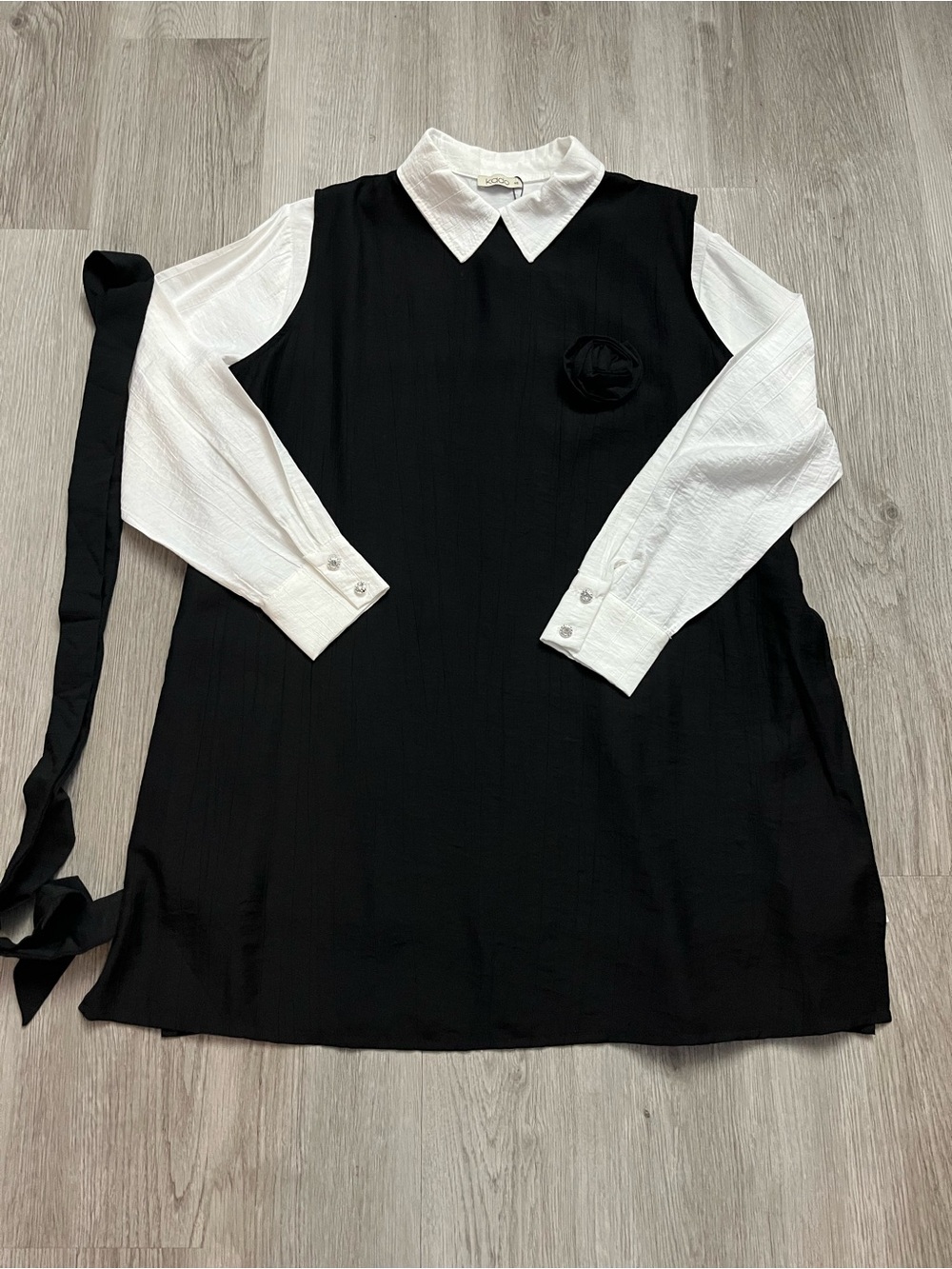 397–NWT Black and White Collared A-Line Dress with Rosette